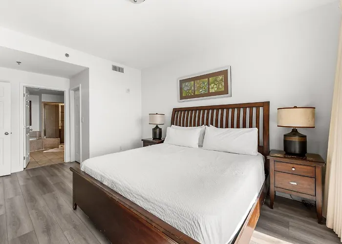 Amazing Beach Ocean View Condo! Free Beach Chairsservice! Sleeps 8! By Dolce Vita Getaways Pcb