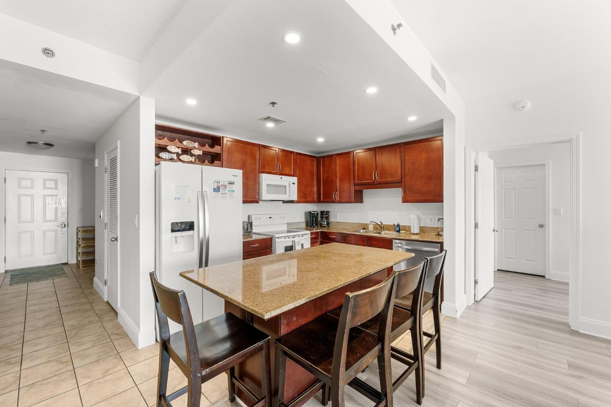 Amazing Ocean View Condo! Free Chairsservice! Sleeps 8! By Dolce Getaways Pcb Apartamento Panama City Beach